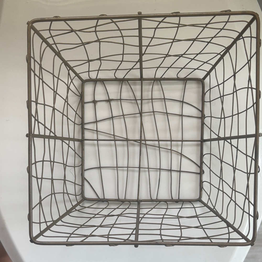 Gold wire basket